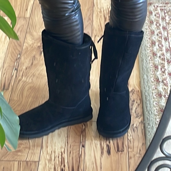 BearPaw Women's Black Reverse Lace-up Boots NWT - Picture 3 of 16